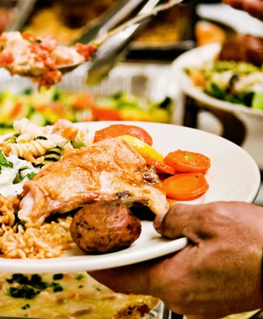 Servicio de alimentos durante un evento